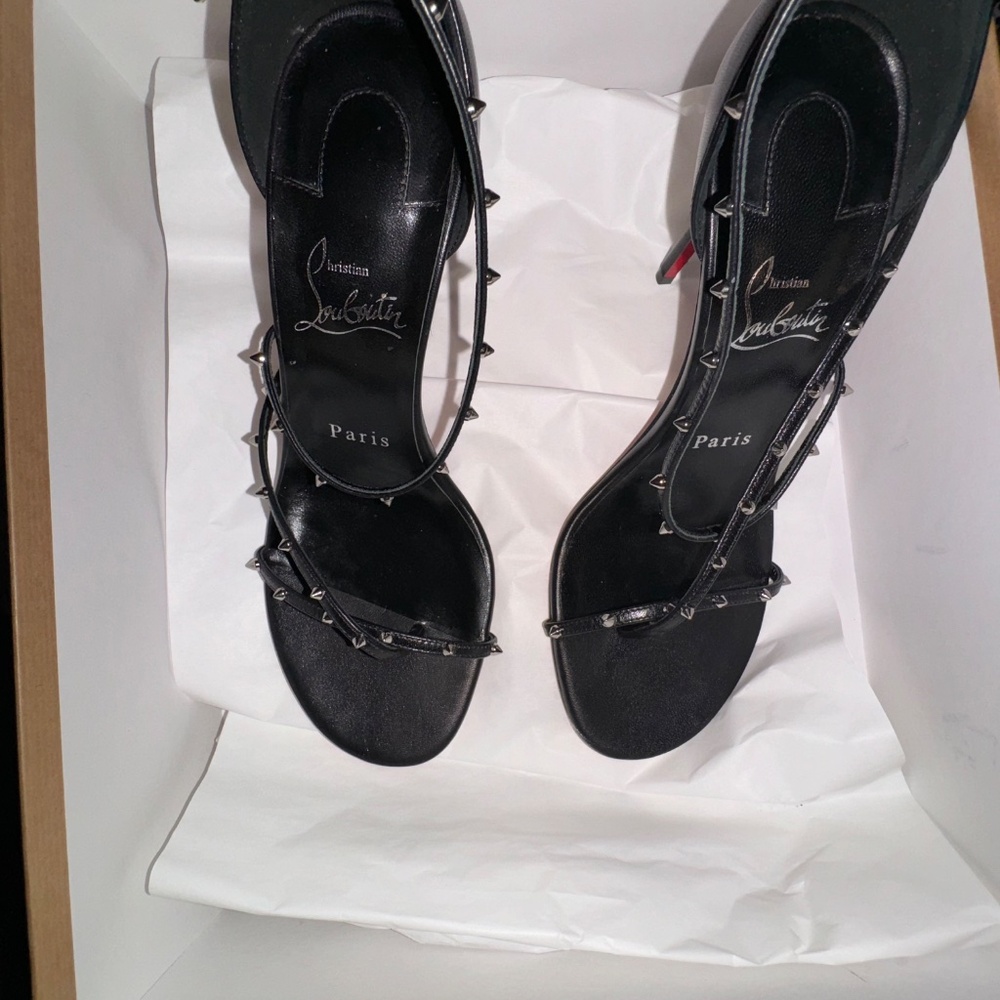 Heels - Picture 5 of 6